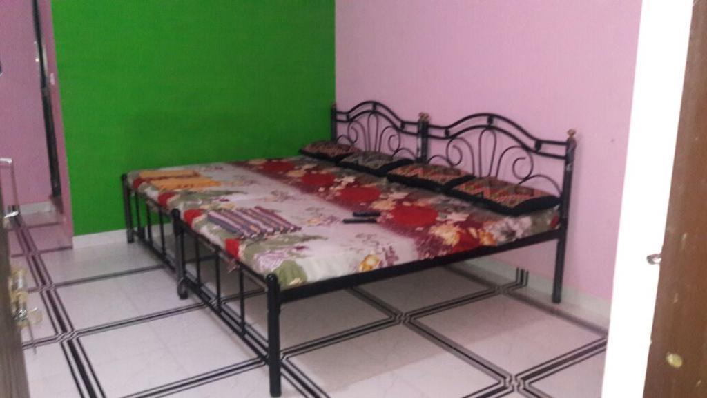 קלנגוטה Fernandes Guest House מראה חיצוני תמונה