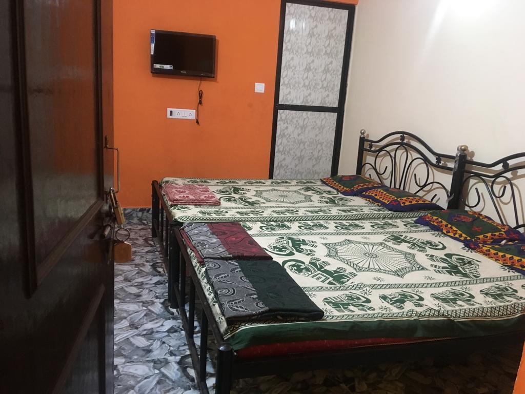 קלנגוטה Fernandes Guest House מראה חיצוני תמונה